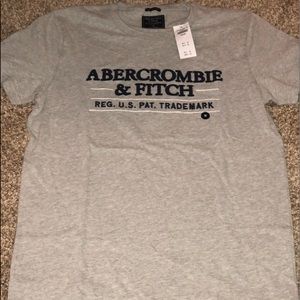 Gray Abercrombie & Fitch tee